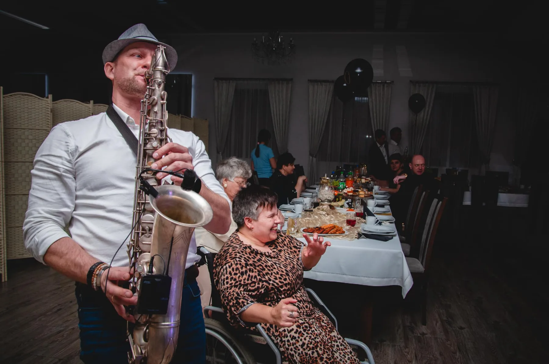 Muzyka na żywo podczas rodzinnego przyjęcia